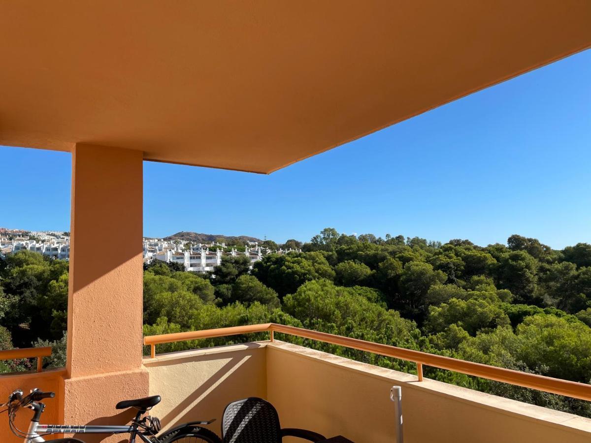 Beautiful Holiday Apartment 2 Bedroom Beach And Pool Malaga Marbella Calahonda Royale Mijas Costa Spain Екстер'єр фото