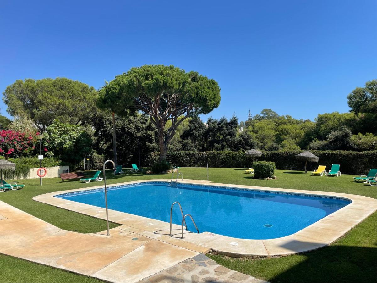 Beautiful Holiday Apartment 2 Bedroom Beach And Pool Malaga Marbella Calahonda Royale Mijas Costa Spain Екстер'єр фото