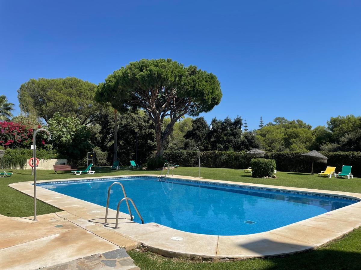 Beautiful Holiday Apartment 2 Bedroom Beach And Pool Malaga Marbella Calahonda Royale Mijas Costa Spain Екстер'єр фото